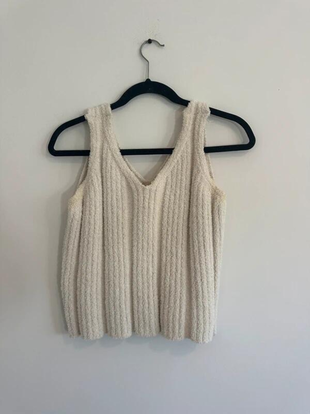 Cozy Cream Textured V‑Neck Tank Top